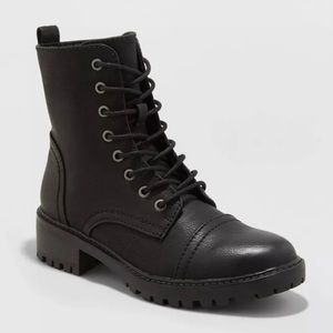 NWT black Faux Leather Combat Boot - Size 7.5